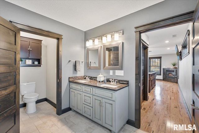 302 9TH Street, Silvis, IL 61282