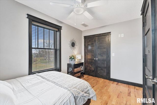 302 9TH Street, Silvis, IL 61282