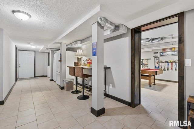 302 9TH Street, Silvis, IL 61282