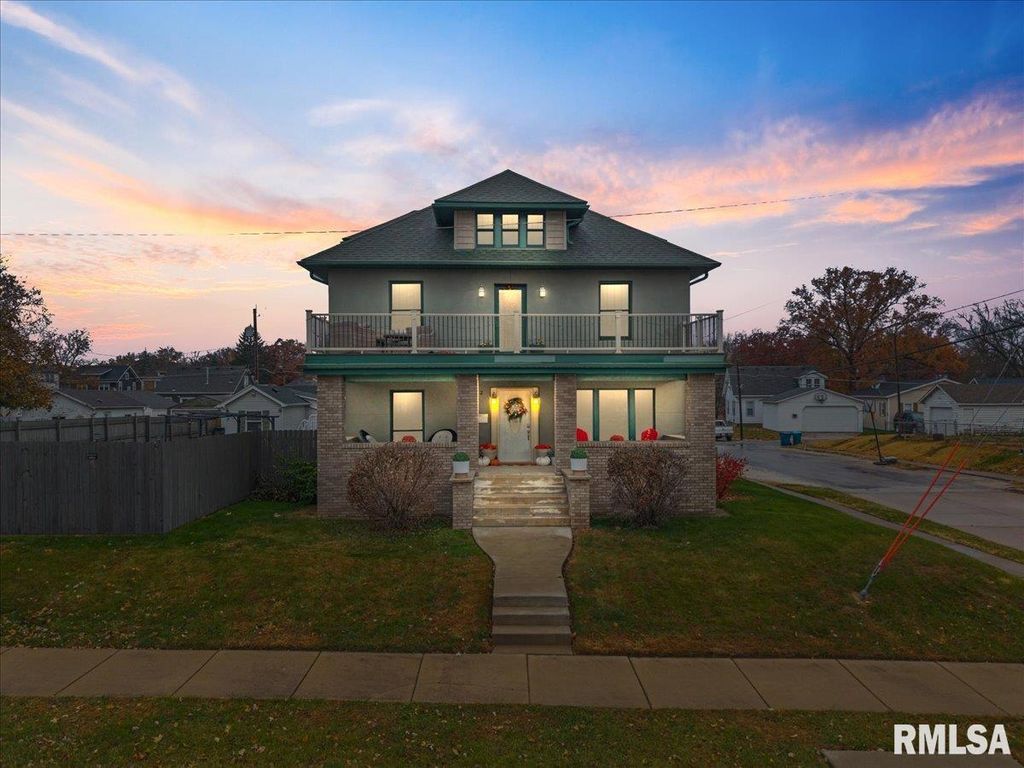 302 9TH Street, Silvis, IL 61282