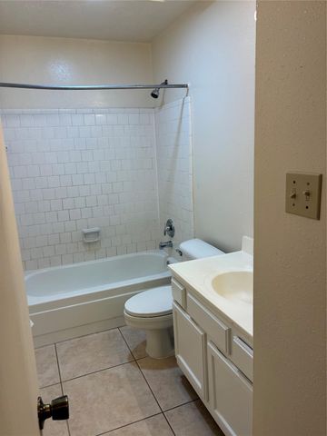 16230 Cutten Road, Houston, TX 77070