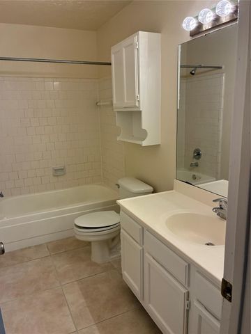 16230 Cutten Road, Houston, TX 77070