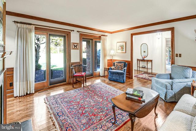 1588 SAUCON VALLEY RD, Bethlehem, PA 18015