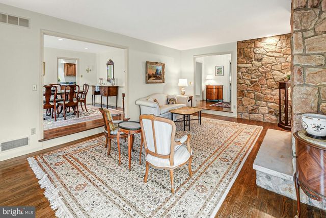 1588 SAUCON VALLEY RD, Bethlehem, PA 18015