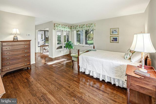 1588 SAUCON VALLEY RD, Bethlehem, PA 18015