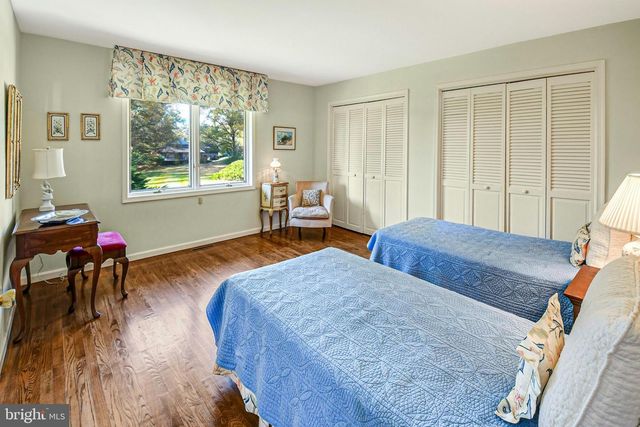 1588 SAUCON VALLEY RD, Bethlehem, PA 18015