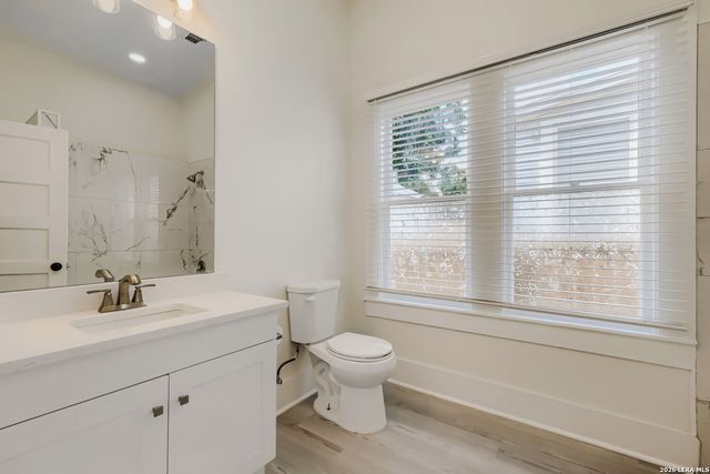 904 N Mesquite St, San Antonio, TX 78202