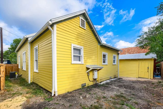 904 N Mesquite St, San Antonio, TX 78202