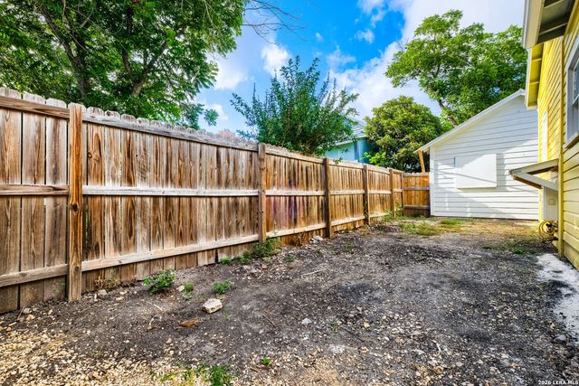 904 N Mesquite St, San Antonio, TX 78202