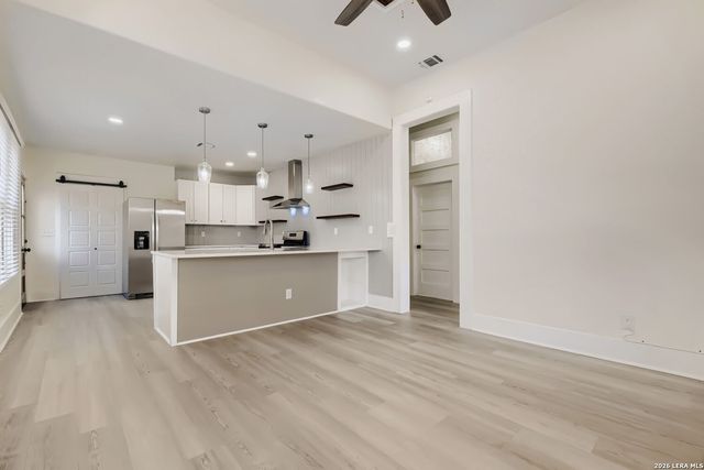 904 N Mesquite St, San Antonio, TX 78202