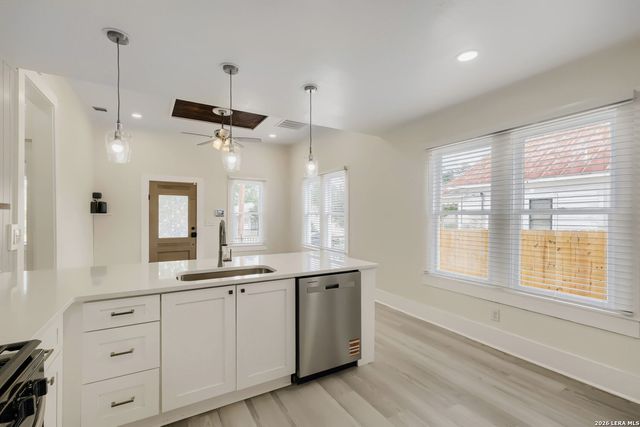 904 N Mesquite St, San Antonio, TX 78202