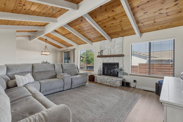 15 Rays Circle, Hollister, CA 95023