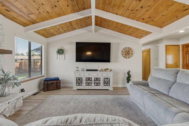 15 Rays Circle, Hollister, CA 95023