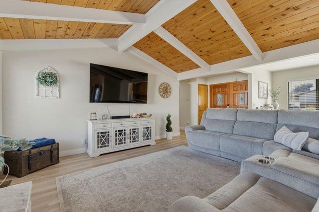 15 Rays Circle, Hollister, CA 95023
