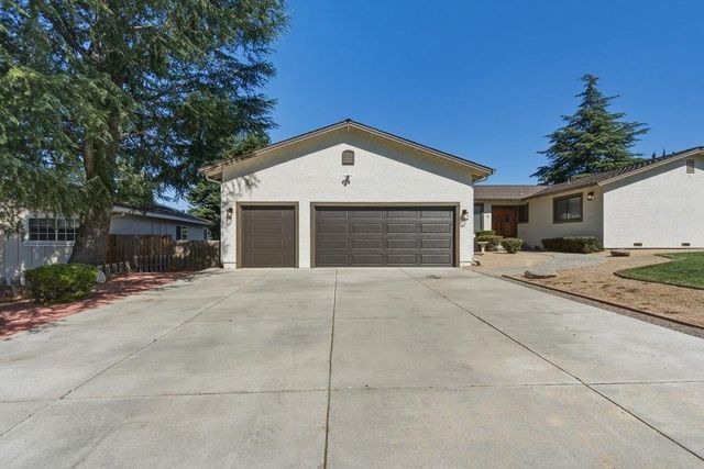 15 Rays Circle, Hollister, CA 95023