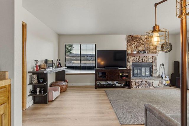 15 Rays Circle, Hollister, CA 95023