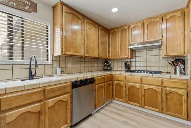 15 Rays Circle, Hollister, CA 95023