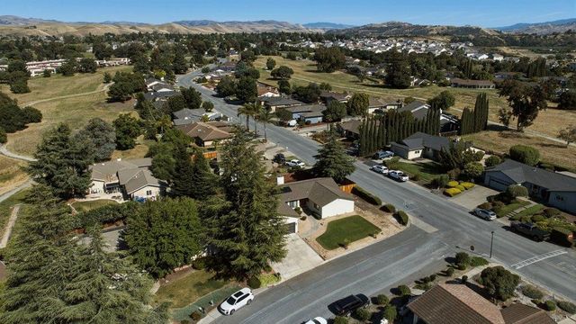 15 Rays Circle, Hollister, CA 95023