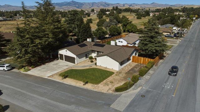 15 Rays Circle, Hollister, CA 95023