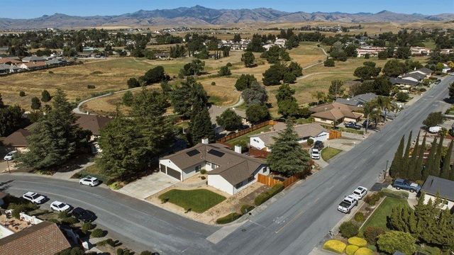 15 Rays Circle, Hollister, CA 95023