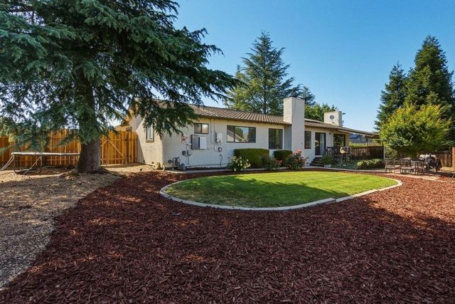 15 Rays Circle, Hollister, CA 95023