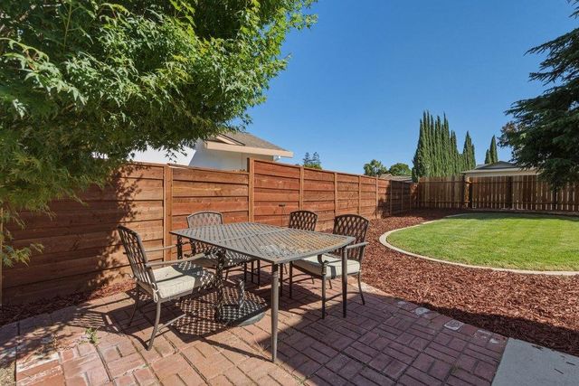 15 Rays Circle, Hollister, CA 95023