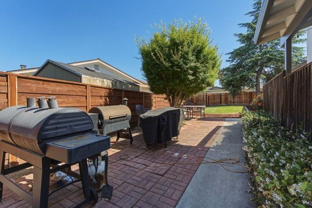 15 Rays Circle, Hollister, CA 95023