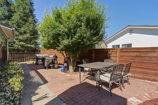 15 Rays Circle, Hollister, CA 95023