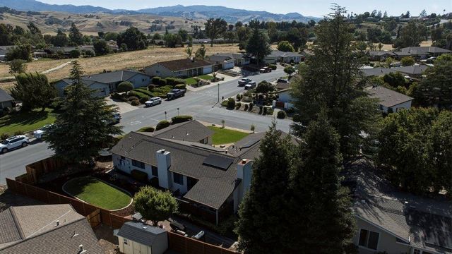 15 Rays Circle, Hollister, CA 95023