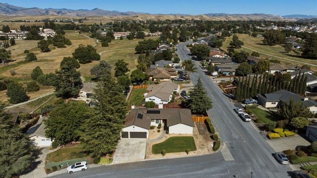 15 Rays Circle, Hollister, CA 95023