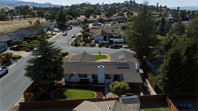 15 Rays Circle, Hollister, CA 95023