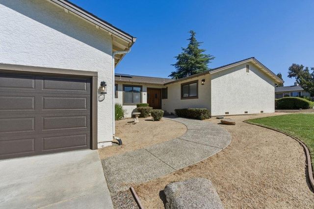 15 Rays Circle, Hollister, CA 95023