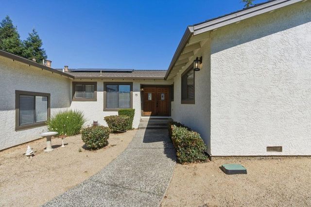 15 Rays Circle, Hollister, CA 95023