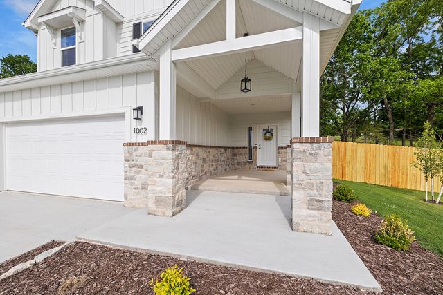 1002 S Tara Way, Ozark, MO 65721