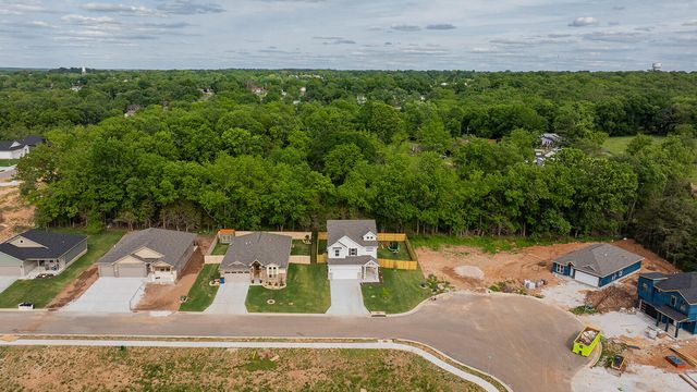1002 S Tara Way, Ozark, MO 65721