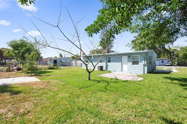 1582 NW 5th Ave, Pompano Beach, FL 33060