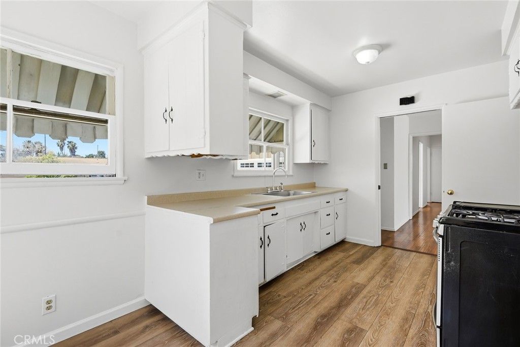 Image 11 of property listing at 8138 Irondale, Winnetka, CA 91306