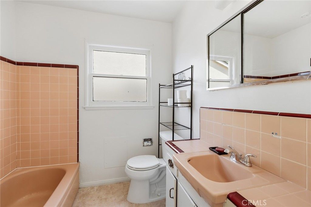 Image 17 of property listing at 8138 Irondale, Winnetka, CA 91306