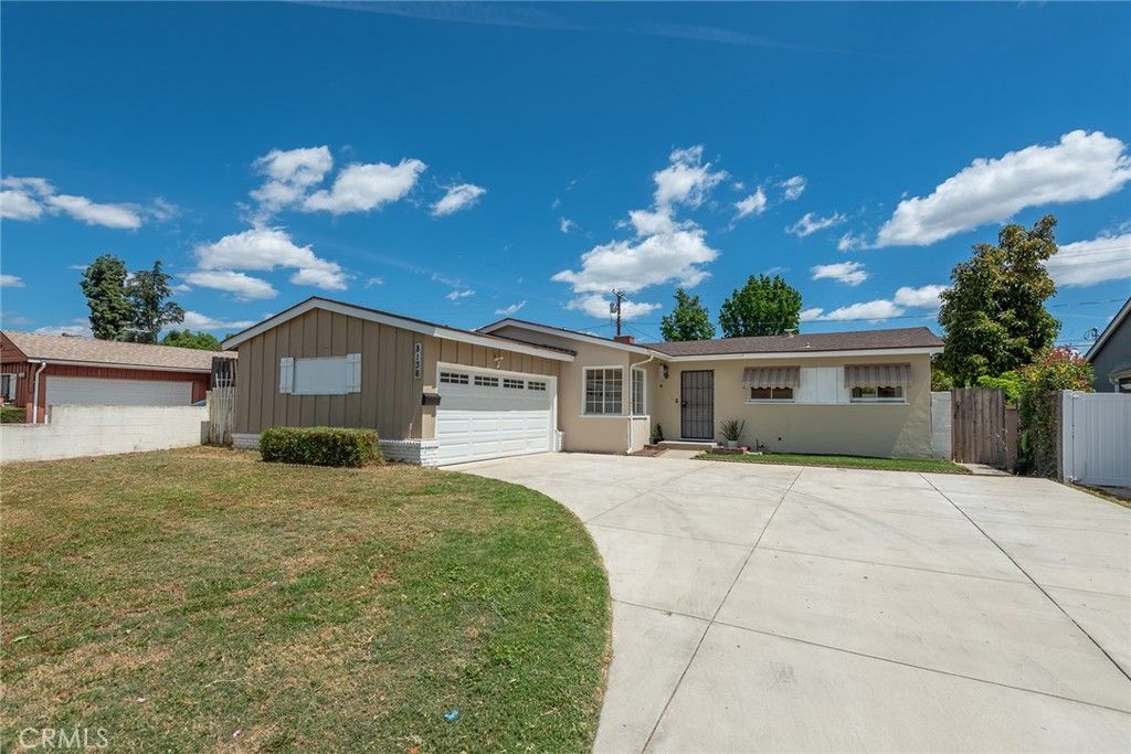 Image 2 of property listing at 8138 Irondale, Winnetka, CA 91306