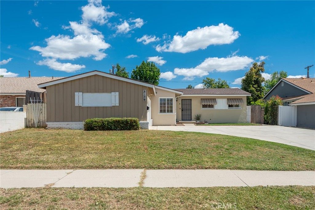 Image 3 of property listing at 8138 Irondale, Winnetka, CA 91306