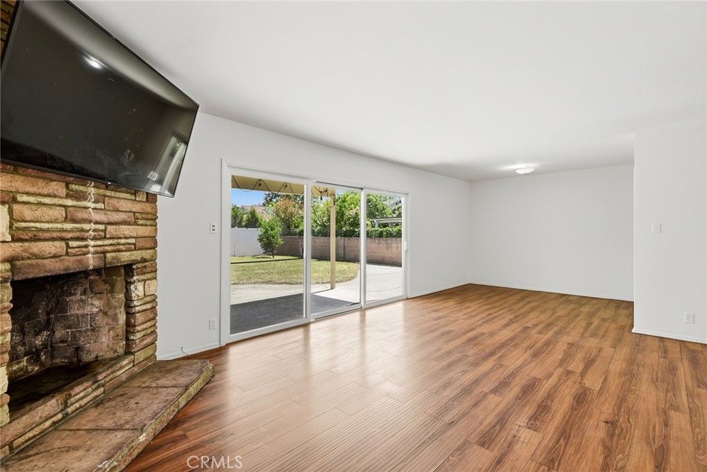 Image 6 of property listing at 8138 Irondale, Winnetka, CA 91306