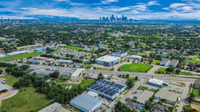 5908 Saint Augustine Street B, Houston, TX 77021