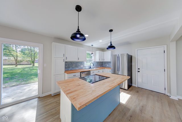 227 Poplar Grove Drive, Avon, IN 46123