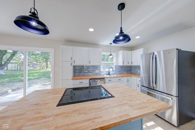 227 Poplar Grove Drive, Avon, IN 46123