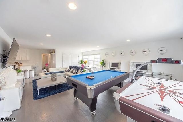 201 Catherine St, Elizabeth City, NJ 07201