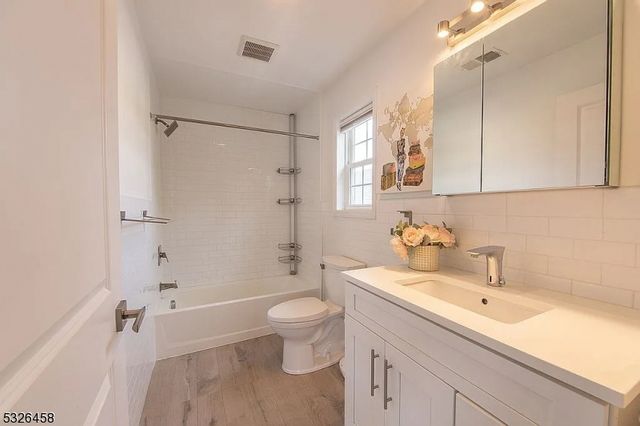 201 Catherine St, Elizabeth City, NJ 07201