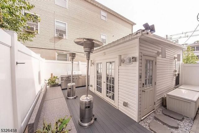 201 Catherine St, Elizabeth City, NJ 07201