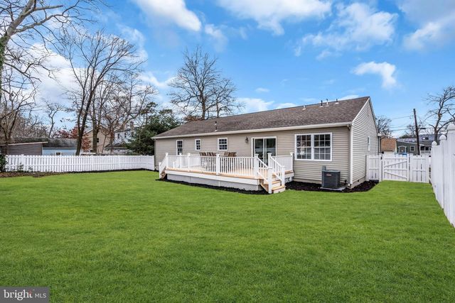 521 BEACH AVE, Beachwood, NJ 08722