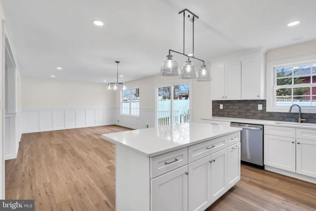 521 BEACH AVE, Beachwood, NJ 08722