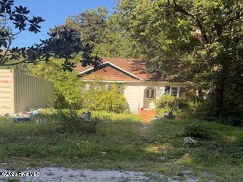 136 S Loy Avenue, Jacksonville, NC 28540